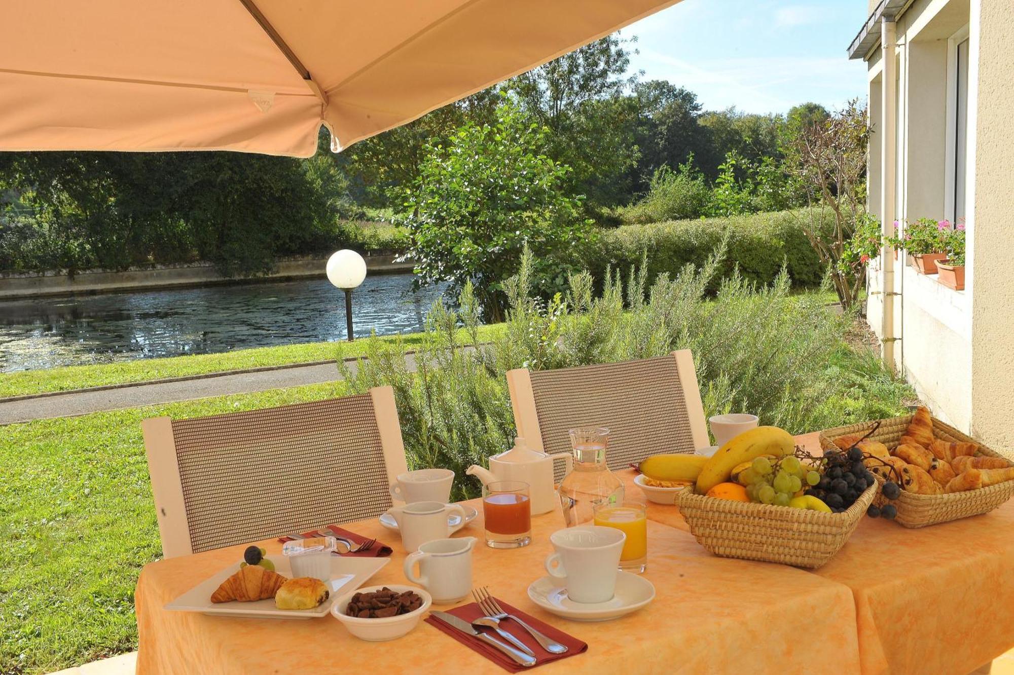 Logis Hotel Le Relais Du Moulin Valençay Zewnętrze zdjęcie